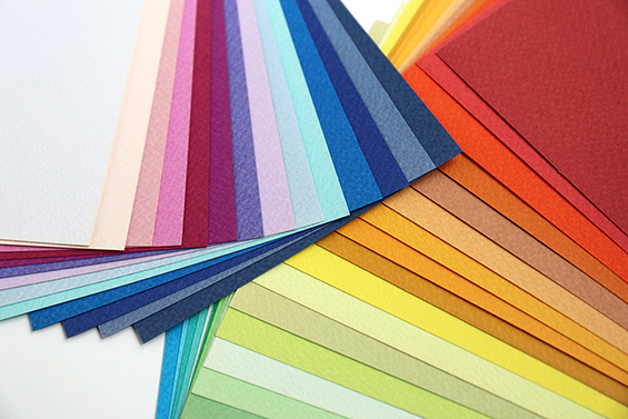 名刺の色で第一印象が変わる